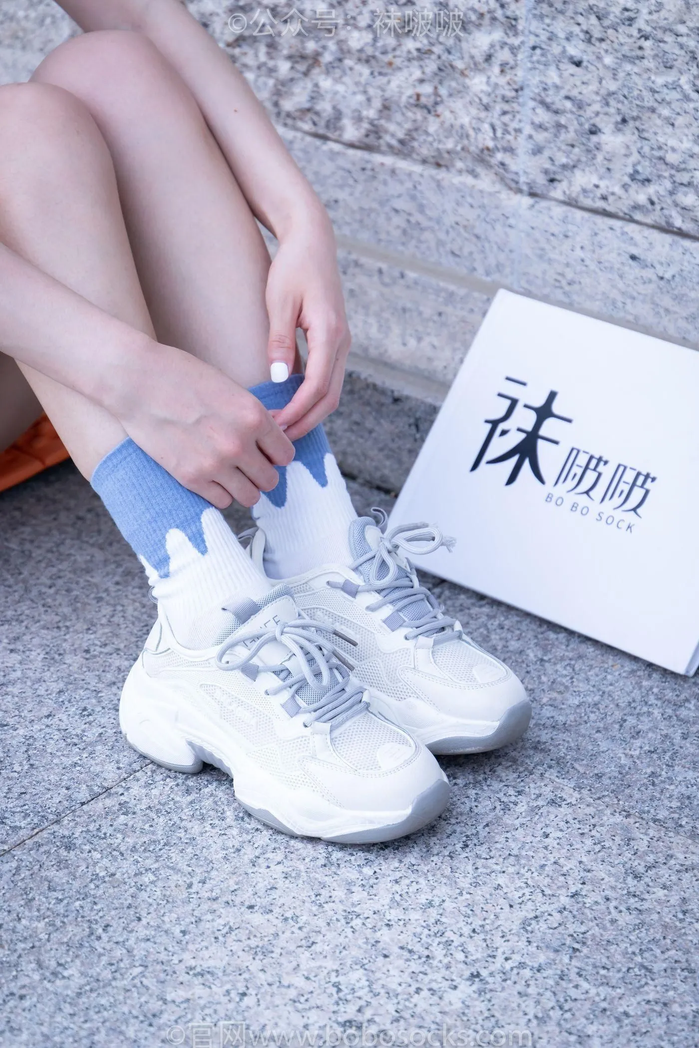 [BoBoSocks袜啵啵]NO.028 小米-运动鞋、白棉袜、裸足 [133P]插图